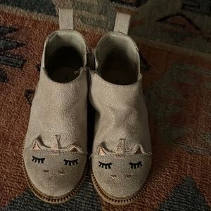 Cute grey unicorn star boots! Toddler 7